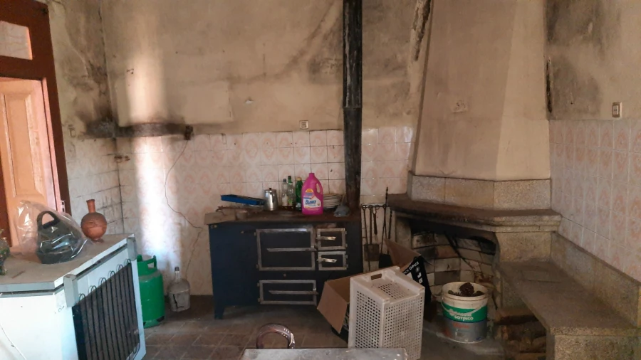 Quinta T5 para Venda em Fornos de Maceira Dão Foto 29