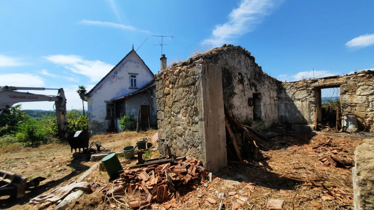 Quinta T5 para Venda em Fornos de Maceira Dão Foto 14
