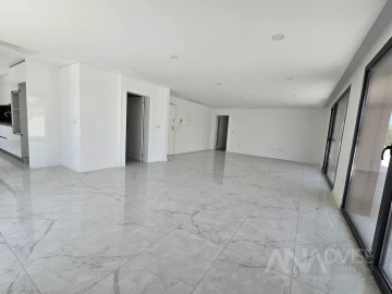 Apartamento T8 para Venda em Viseu