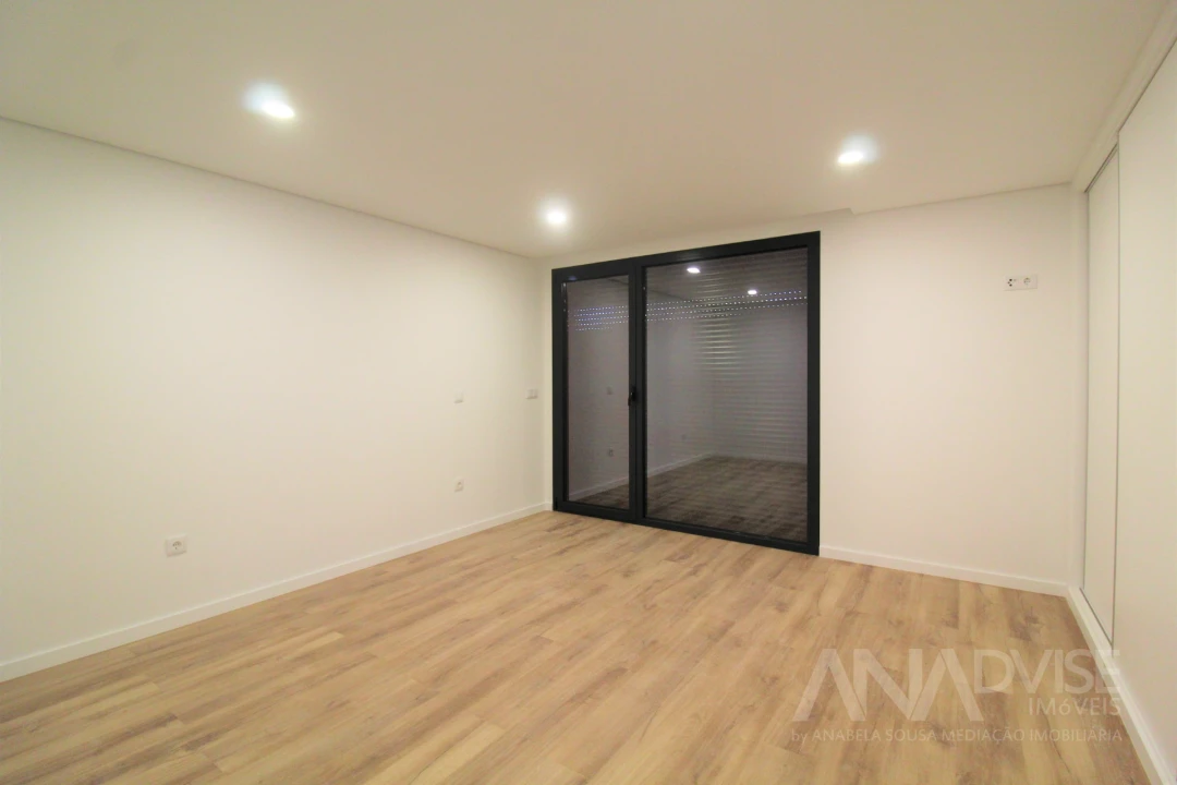 Apartamento T8 para Venda em Viseu Foto 8
