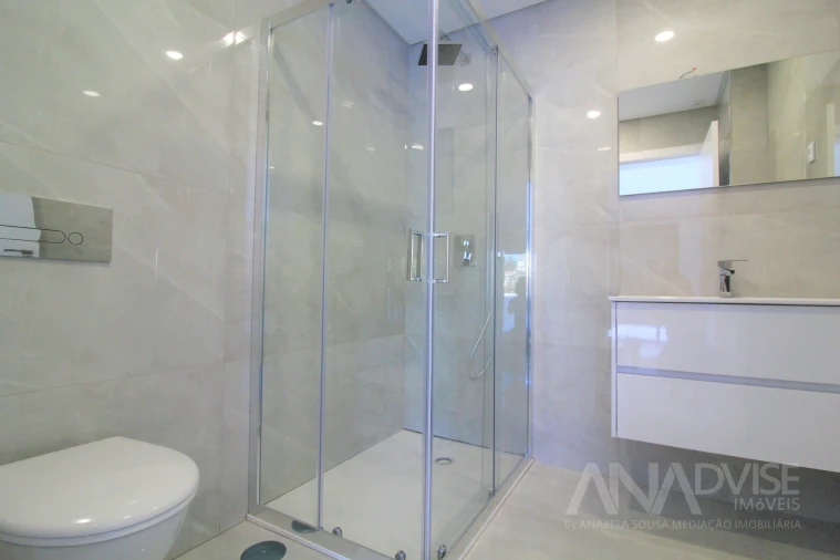 Apartamento T8 para Venda em Viseu Foto 5