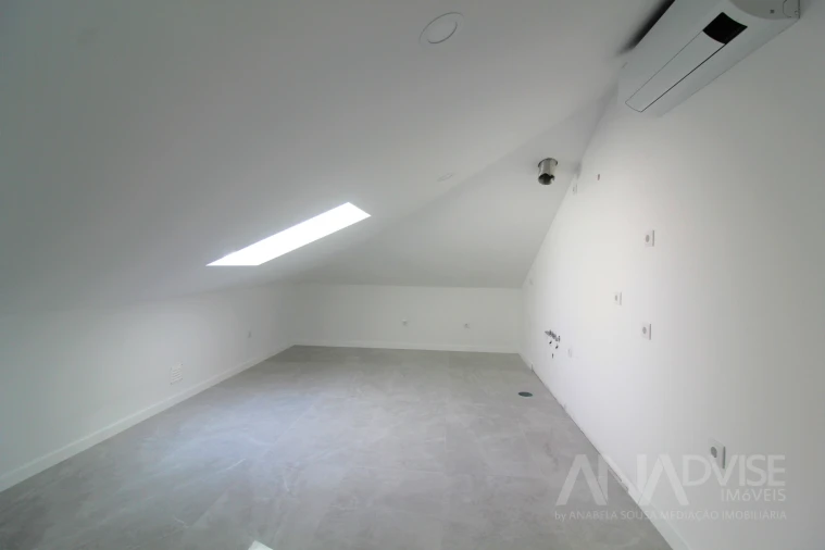 Apartamento T8 para Venda em Viseu Foto 16