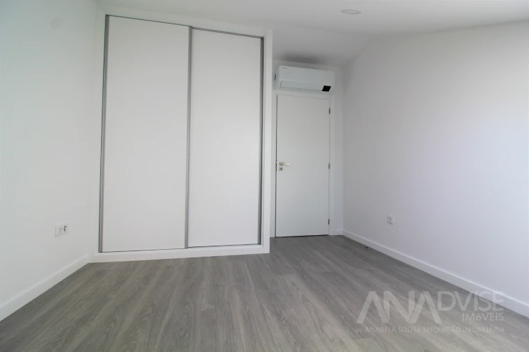 Apartamento T8 para Venda em Viseu Foto 20