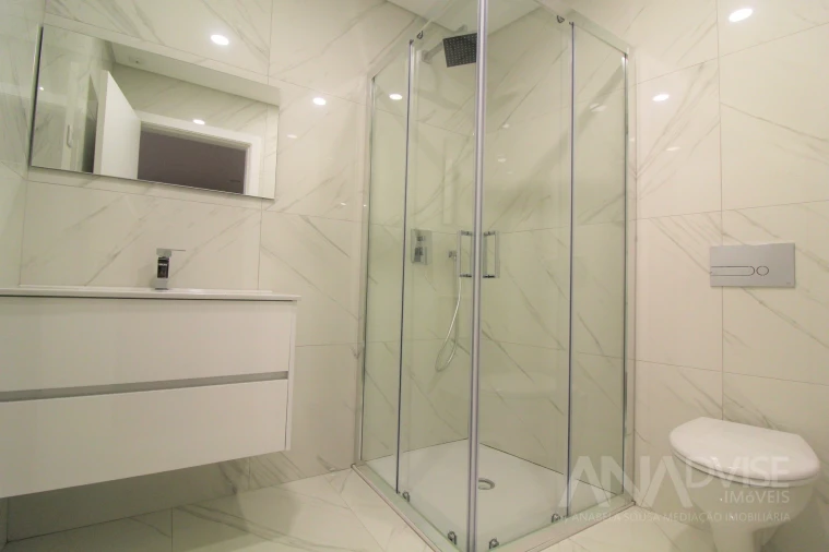 Apartamento T8 para Venda em Viseu Foto 10