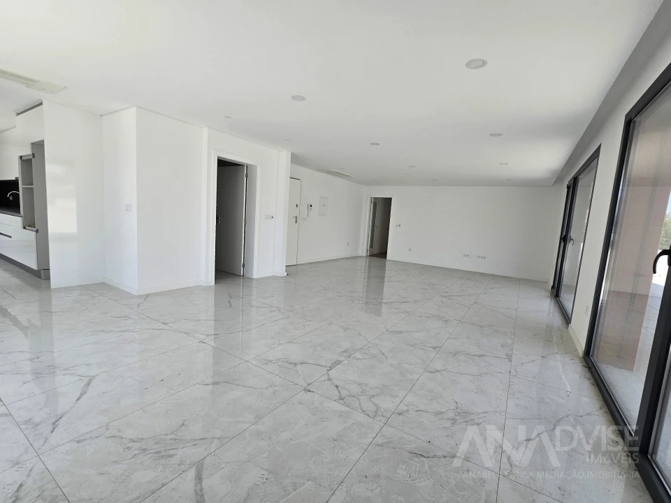 Apartamento T8 para Venda em Viseu Foto 4