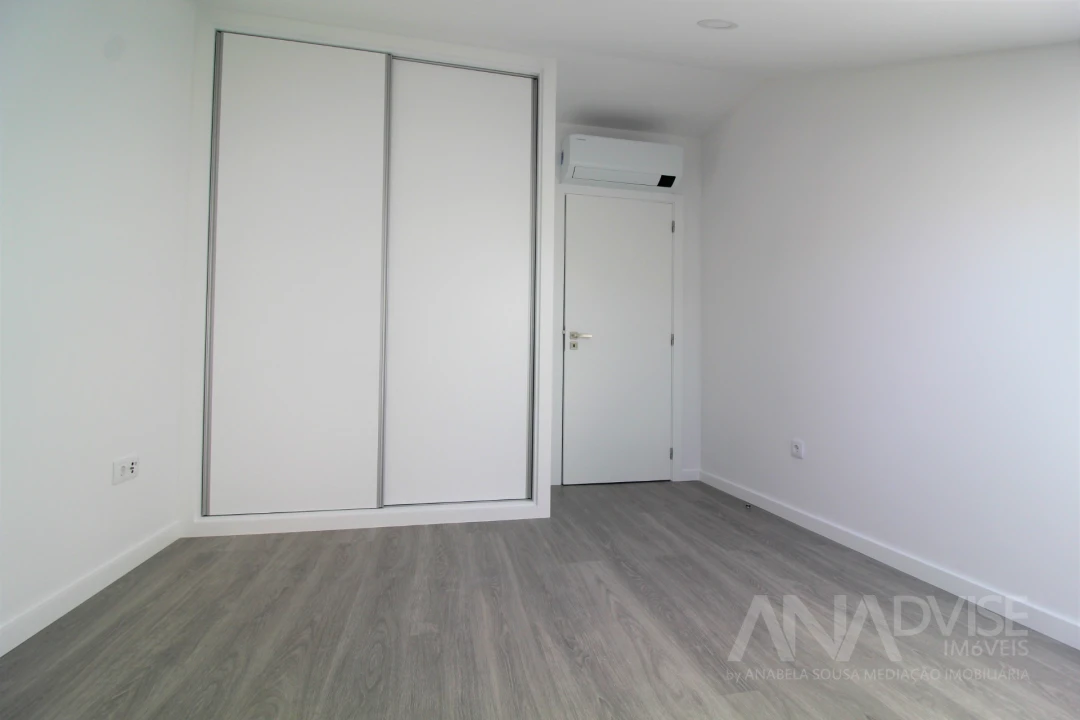 Apartamento T8 para Venda em Viseu Foto 20