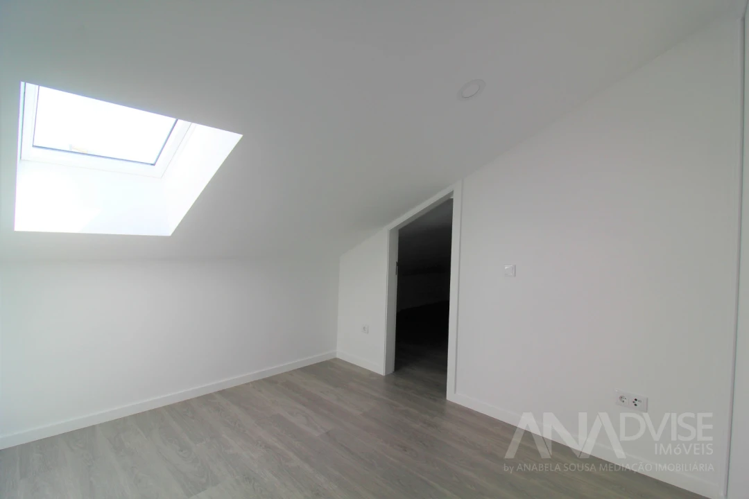 Apartamento T8 para Venda em Viseu Foto 18