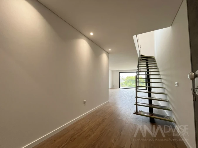 Apartamento T4 para Venda em Viseu Foto 4