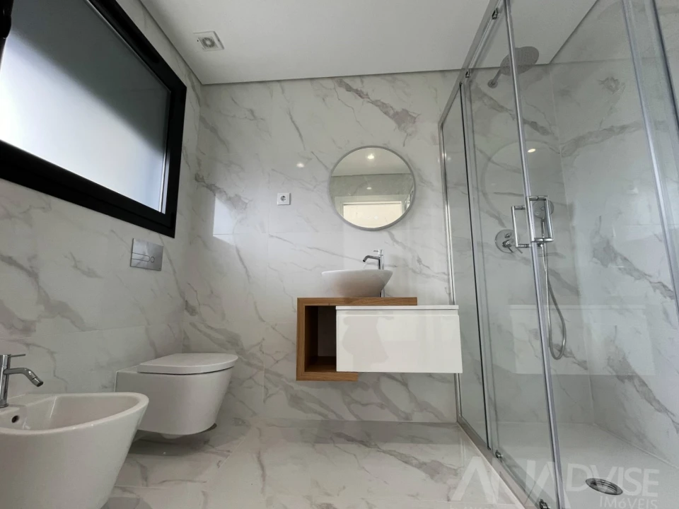 Apartamento T4 para Venda em Viseu Foto 11
