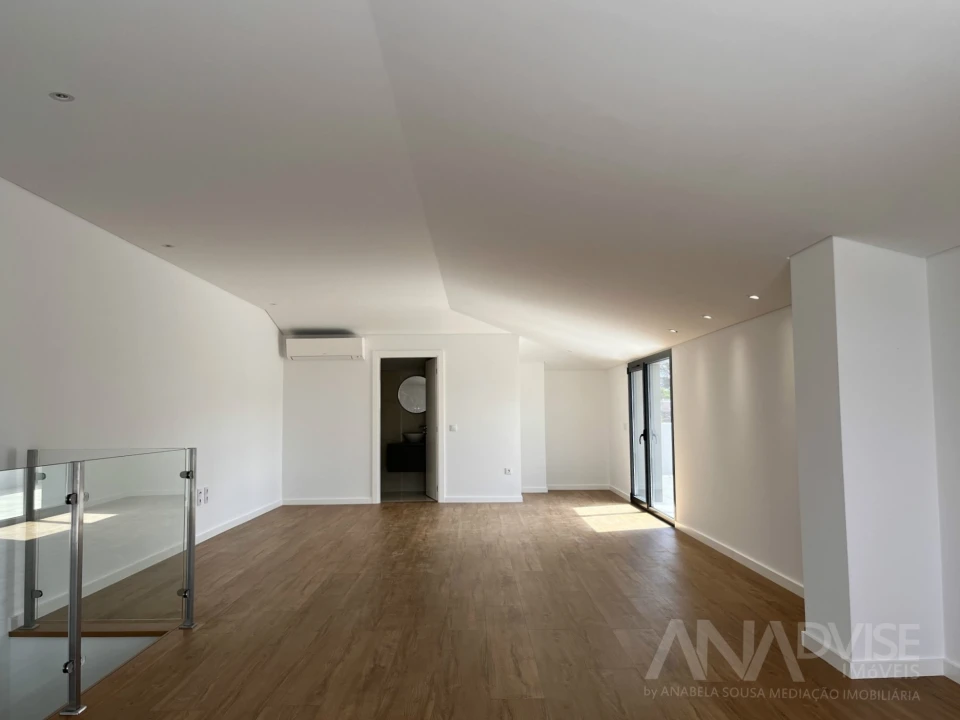Apartamento T4 para Venda em Viseu Foto 17