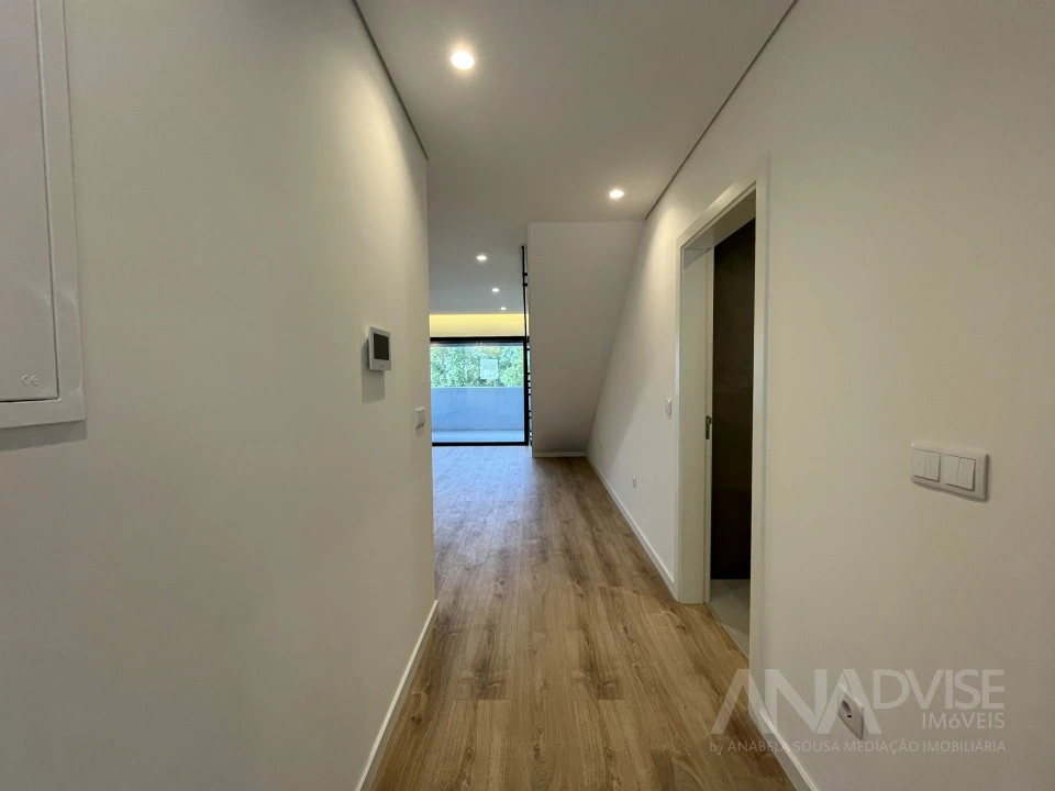 Apartamento T4 para Venda em Repeses e São Salvador Foto 3