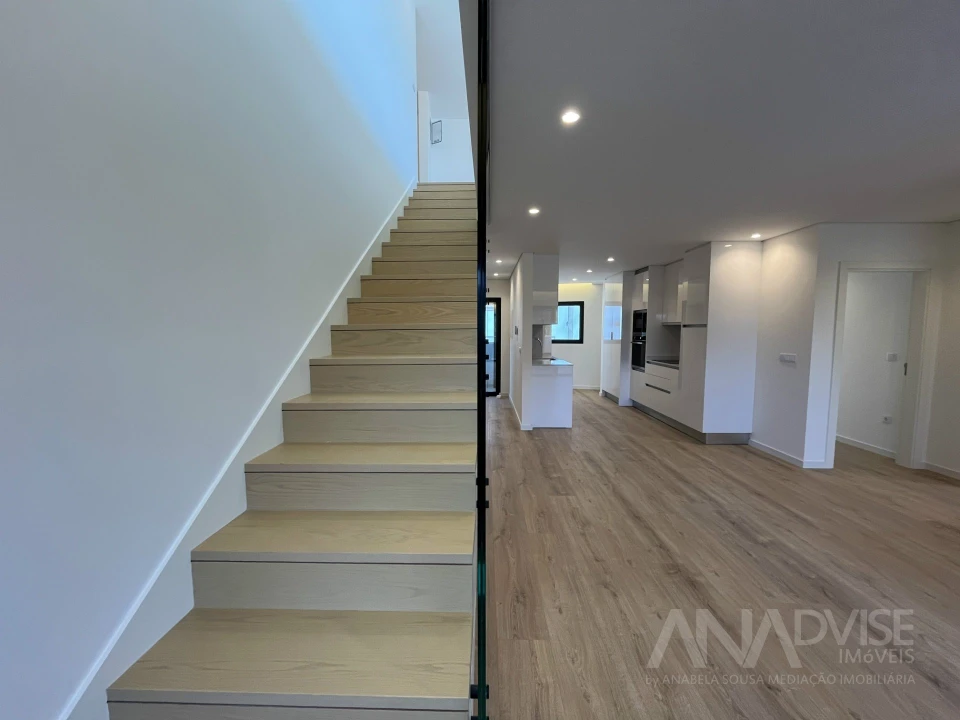 Apartamento T4 para Venda em Repeses e São Salvador Foto 22