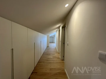 Apartamento T4 para Venda em Repeses e São Salvador