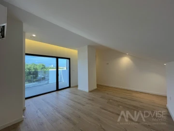 Apartamento T4 para Venda em Repeses e São Salvador