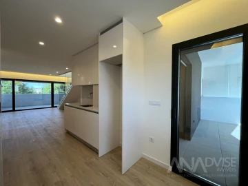 Apartamento T4 para Venda em Repeses e São Salvador