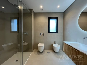 Apartamento T4 para Venda em Repeses e São Salvador