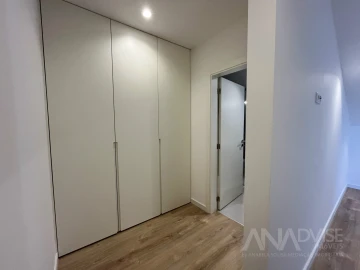 Apartamento T4 para Venda em Repeses e São Salvador