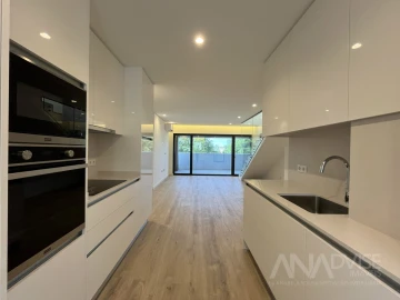 Apartamento T4 para Venda em Repeses e São Salvador