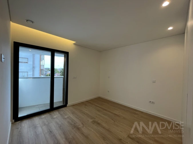 Apartamento T4 para Venda em Repeses e São Salvador Foto 18