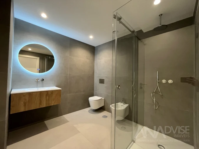 Apartamento T4 para Venda em Repeses e São Salvador Foto 32