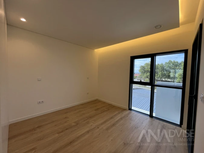 Apartamento T4 para Venda em Repeses e São Salvador Foto 20