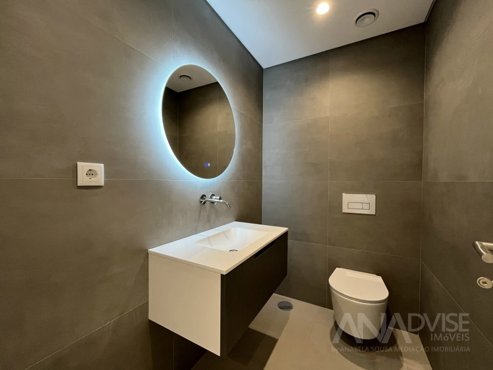 Apartamento T4 para Venda em Repeses e São Salvador Foto 4