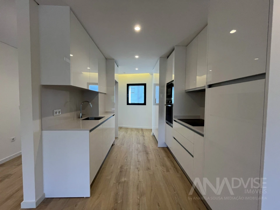 Apartamento T4 para Venda em Repeses e São Salvador Foto 12