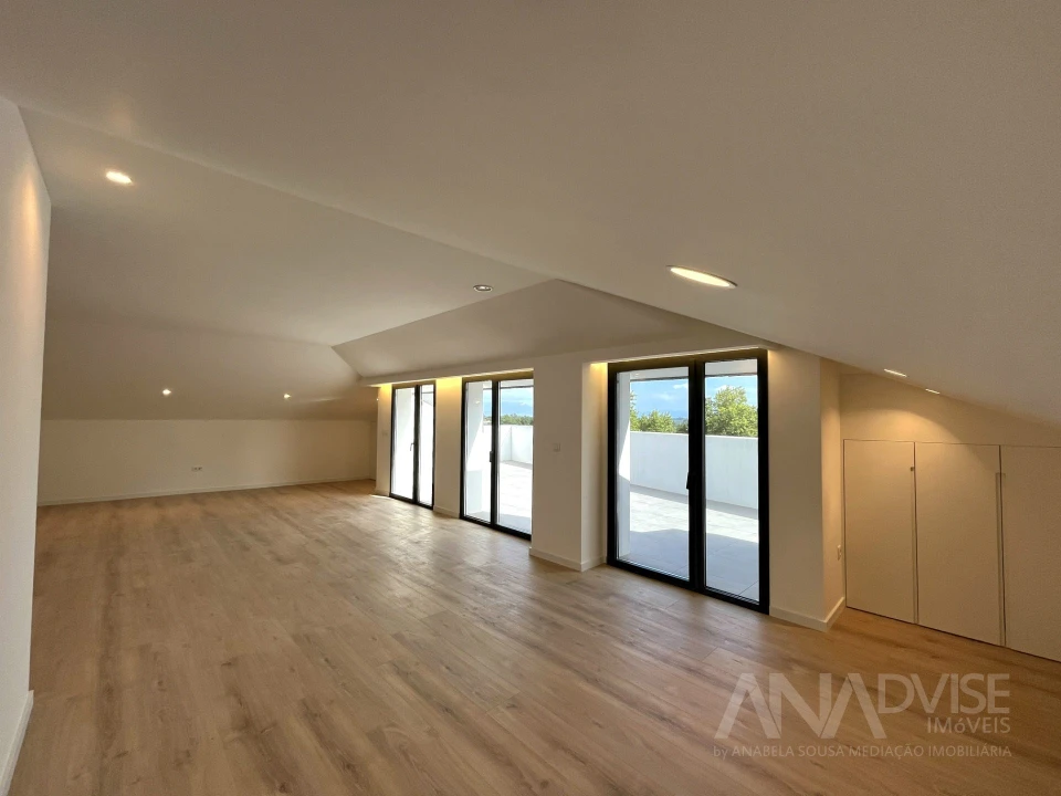 Apartamento T4 para Venda em Repeses e São Salvador Foto 34
