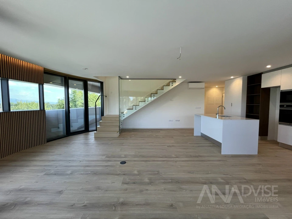 Apartamento T4 para Venda em Repeses e São Salvador Foto 8