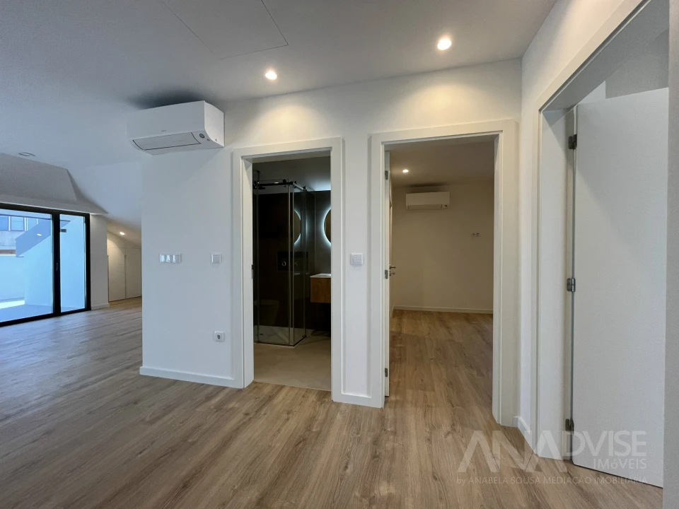 Apartamento T4 para Venda em Repeses e São Salvador Foto 30