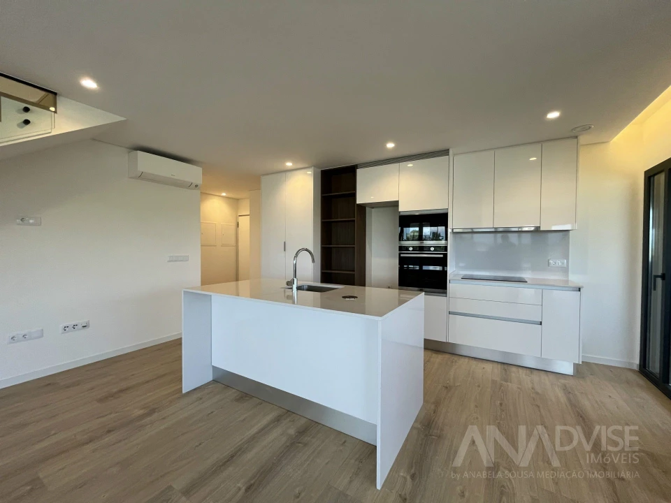 Apartamento T4 para Venda em Repeses e São Salvador Foto 5