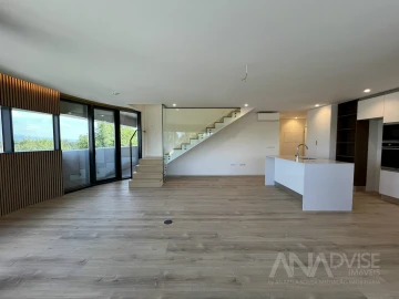 Apartamento T4 para Venda em Repeses e São Salvador