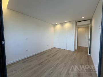 Apartamento T4 para Venda em Repeses e São Salvador