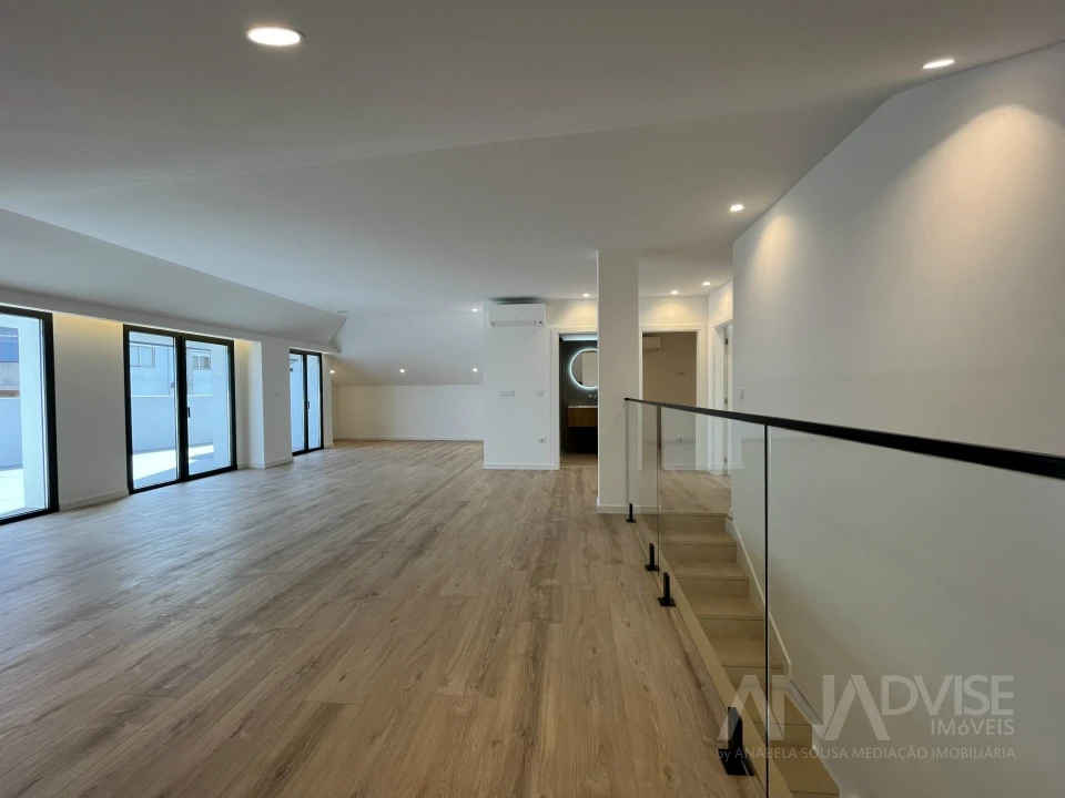Apartamento T4 para Venda em Repeses e São Salvador Foto 32
