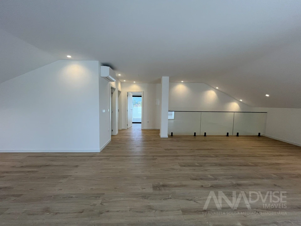 Apartamento T4 para Venda em Repeses e São Salvador Foto 35