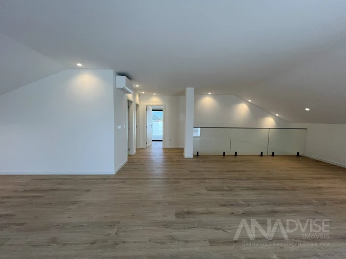 Apartamento T4 para Venda em Repeses e São Salvador Foto 35