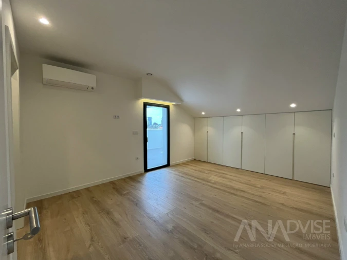 Apartamento T4 para Venda em Repeses e São Salvador Foto 40