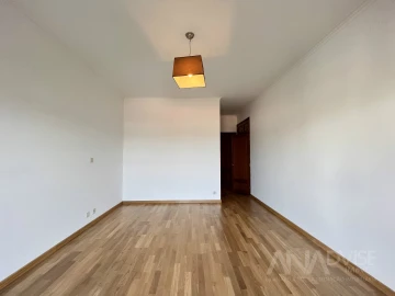 Apartamento T3 para Arrendamento em Mundão