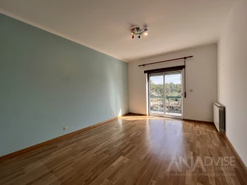 Apartamento T3 para Arrendamento em Mundão