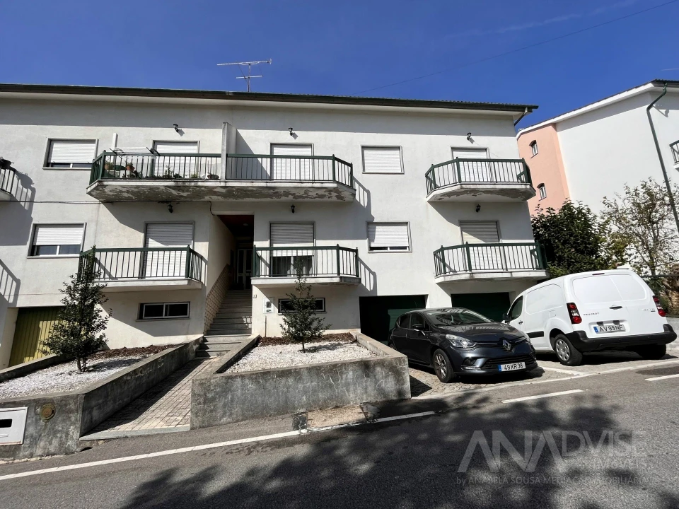 Apartamento T3 para Arrendamento em Mundão Foto 2