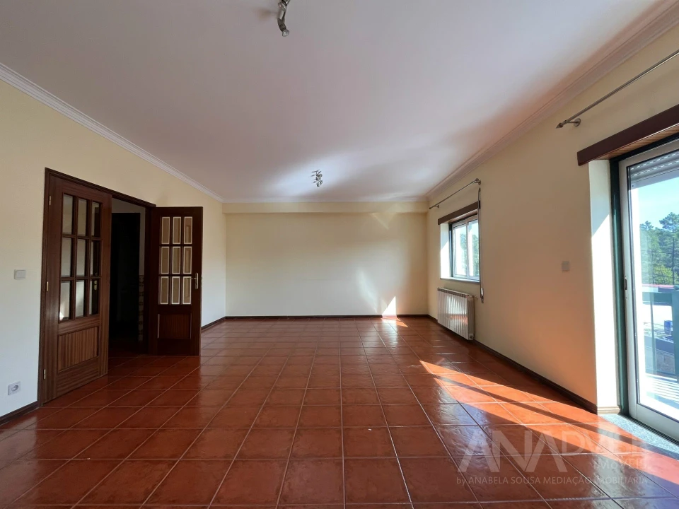 Apartamento T3 para Arrendamento em Mundão Foto 10