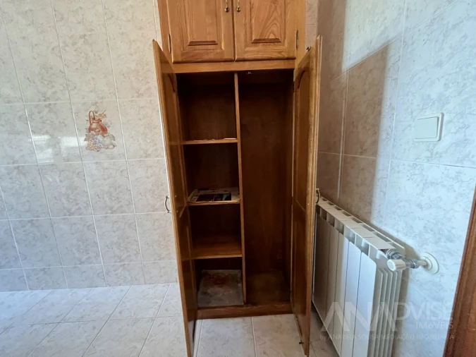 Apartamento T3 para Arrendamento em Mundão Foto 8