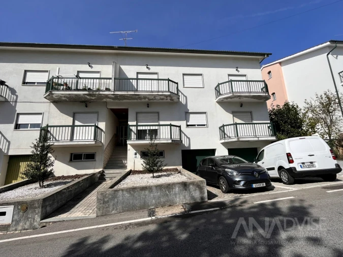 Apartamento T3 para Arrendamento em Mundão Foto 2