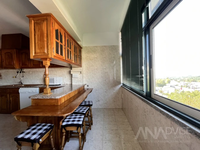 Apartamento T3 para Arrendamento em Mundão Foto 5