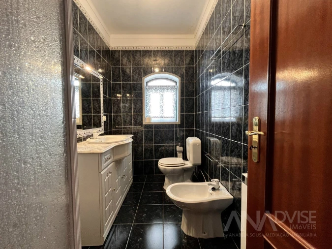 Apartamento T3 para Arrendamento em Mundão Foto 17