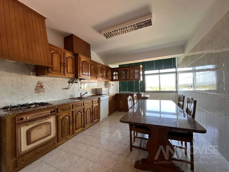 Apartamento T3 para Arrendamento em Mundão Foto 1