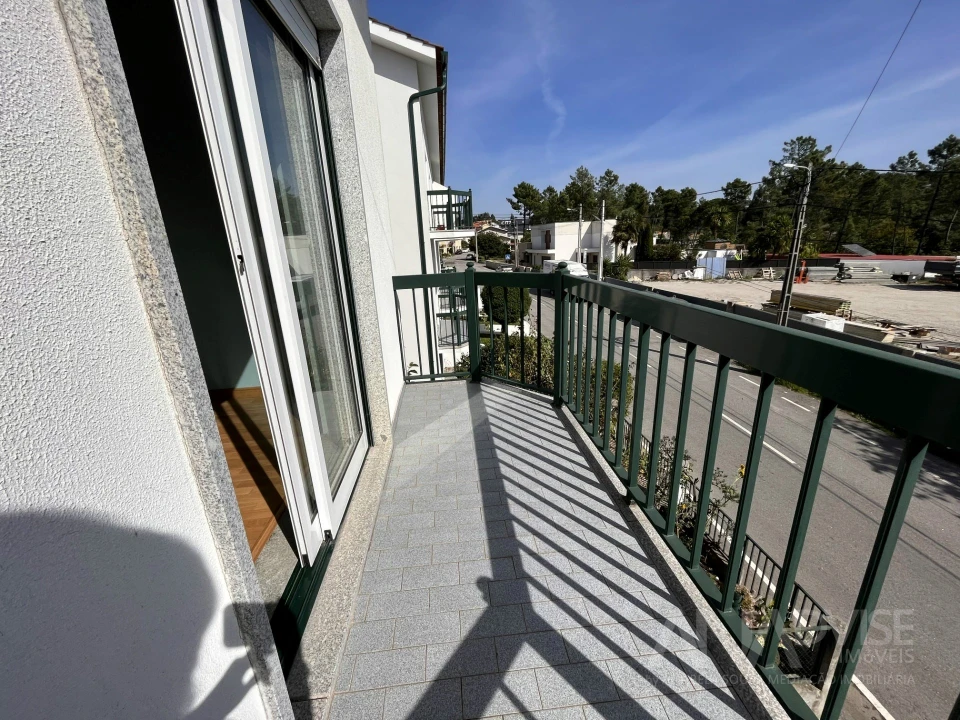 Apartamento T3 para Arrendamento em Mundão Foto 24
