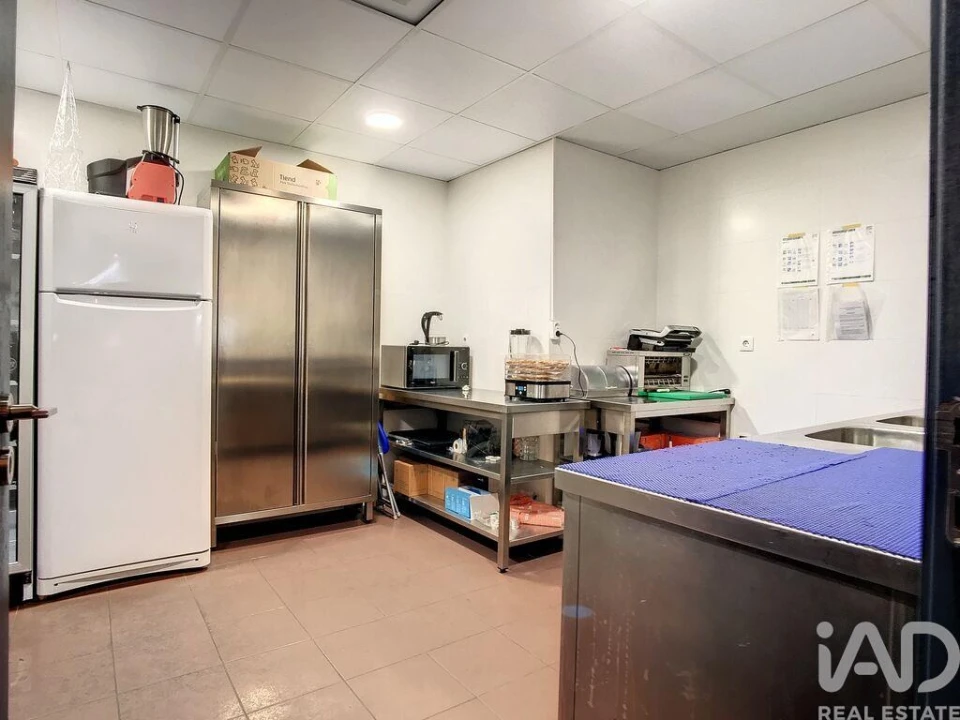 Loja para Arrendamento em Santa Maria, São Pedro e Matacães Foto 4