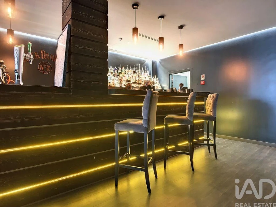 Loja para Arrendamento em Santa Maria, São Pedro e Matacães Foto 25