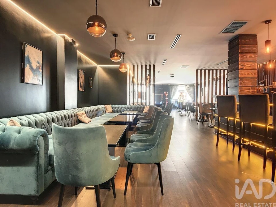 Loja para Arrendamento em Santa Maria, São Pedro e Matacães Foto 27